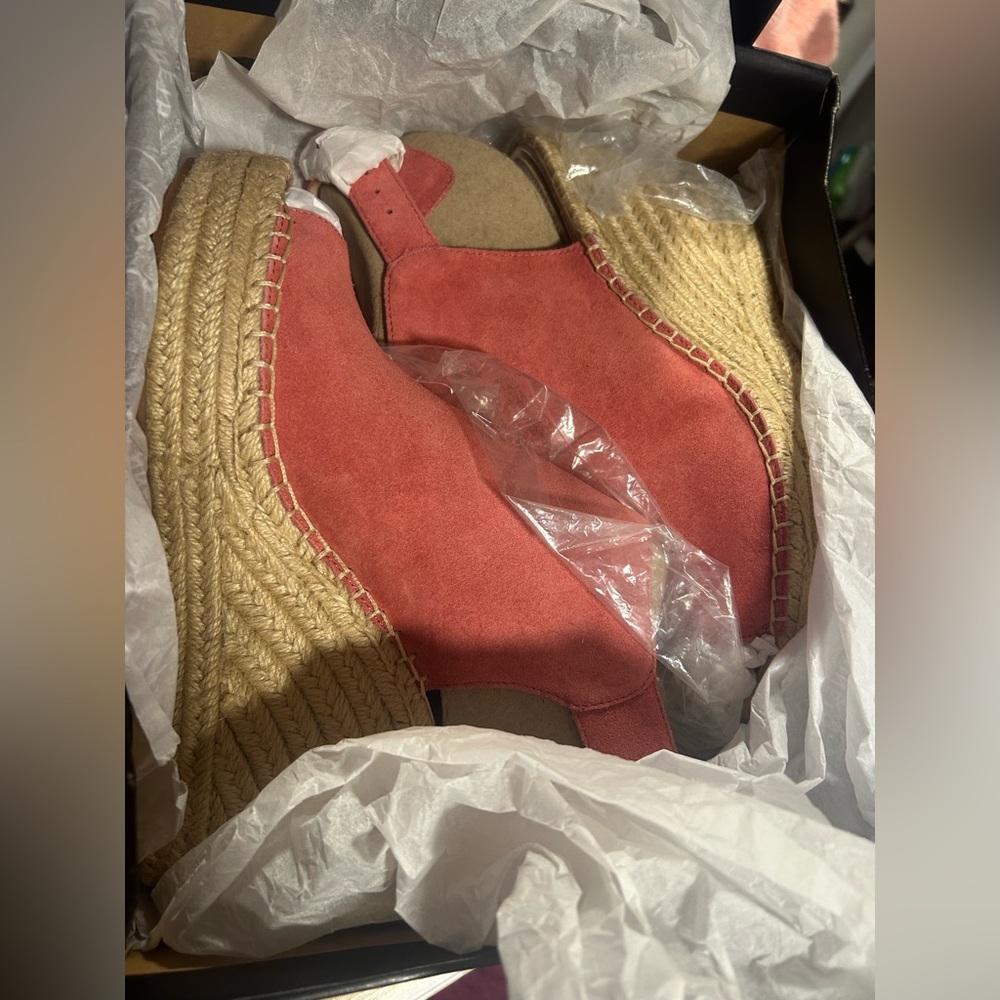 Kenneth Cole wedges new in box - Picture 3 of 3